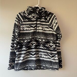 Eddie Bauer Women's Black and White ultra soft Aztec Patterned 1/4 pullover